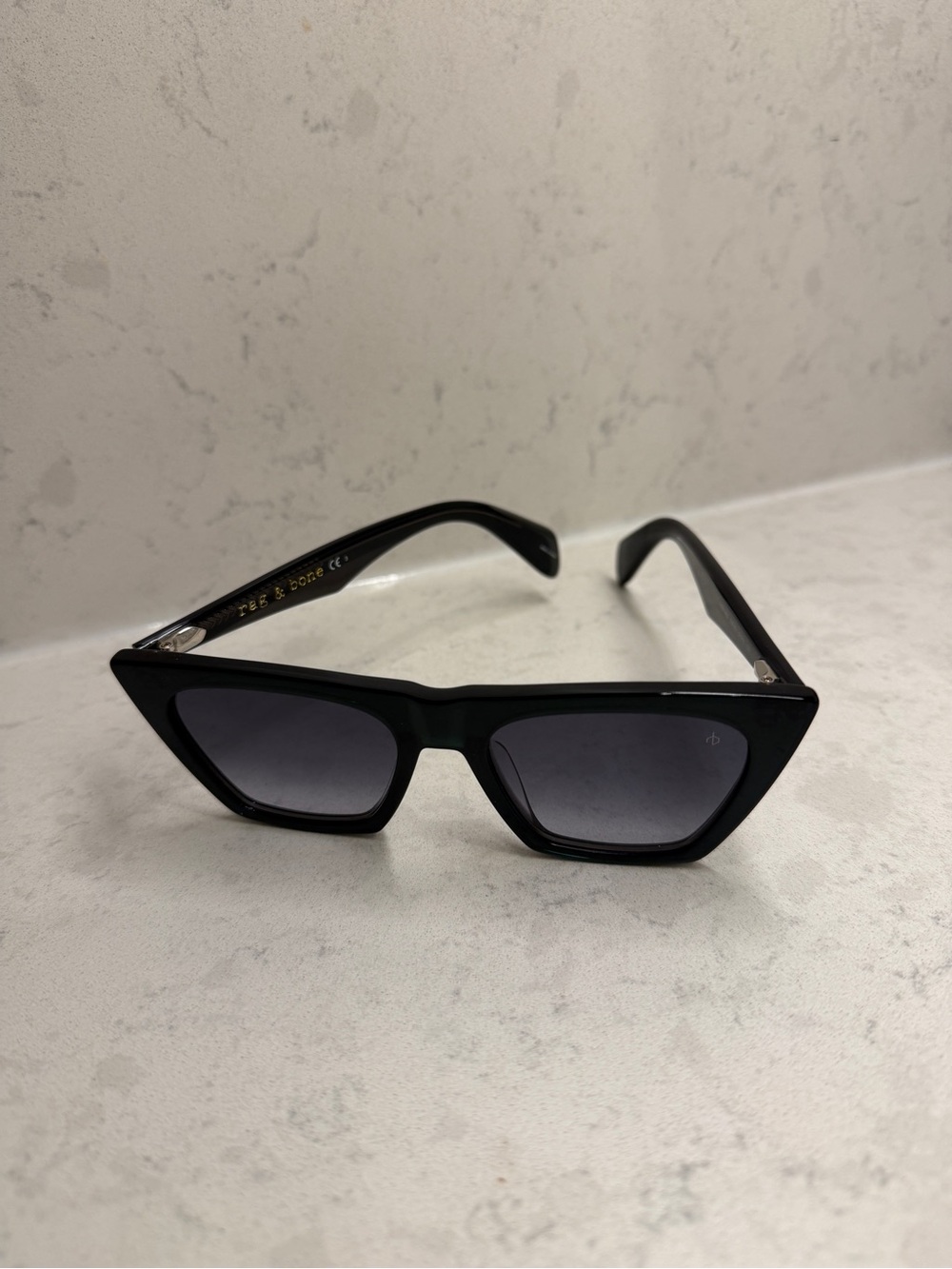 rag & bone Black Cat-Eye Sunglasses